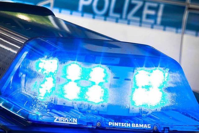 Schlagabtausch nach Unfall an Tankstelle