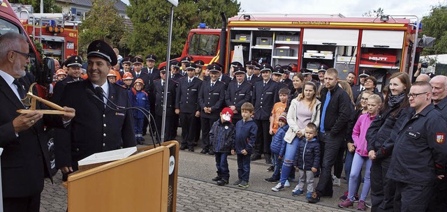 Nach zwei Jahren Wartezeit konnten die...olzheimer das neue Fahrzeug einweihen.  | Foto: Michael Haberer