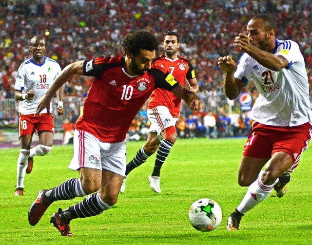 Mohamed Salah (links) erzielte beide Tore fr das gyptische Team.   | Foto: AFP