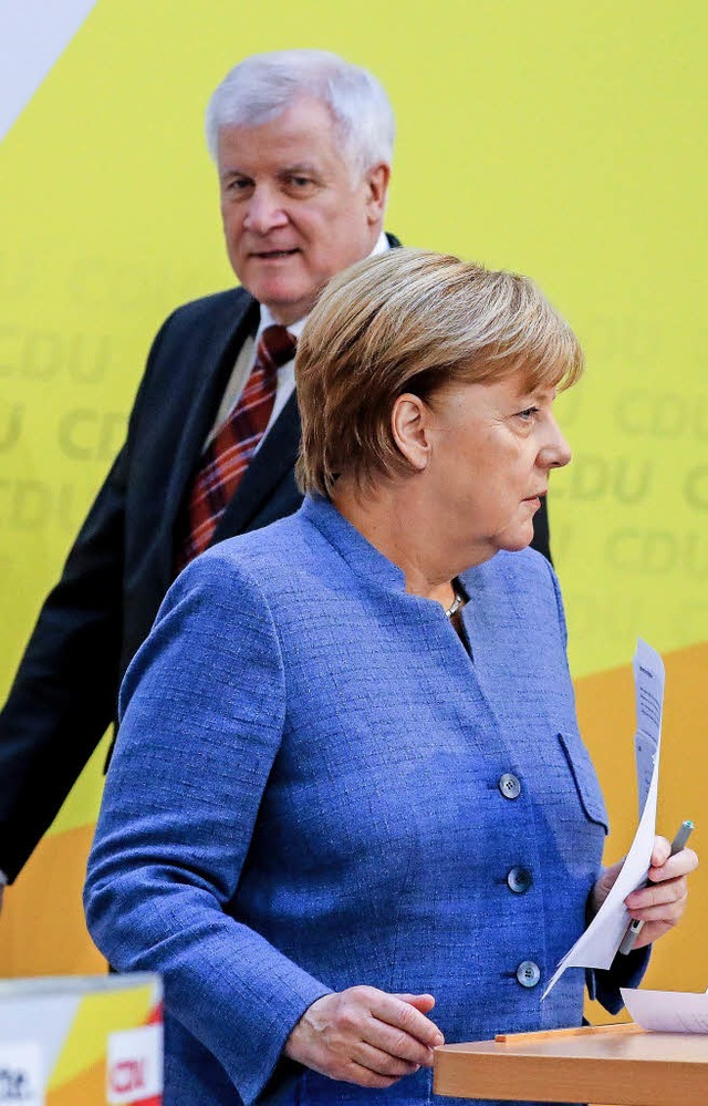Bundeskanzlerin Angela Merkel (CDU) un...en Pressekonferenz am Montag in Berlin  | Foto: dpa