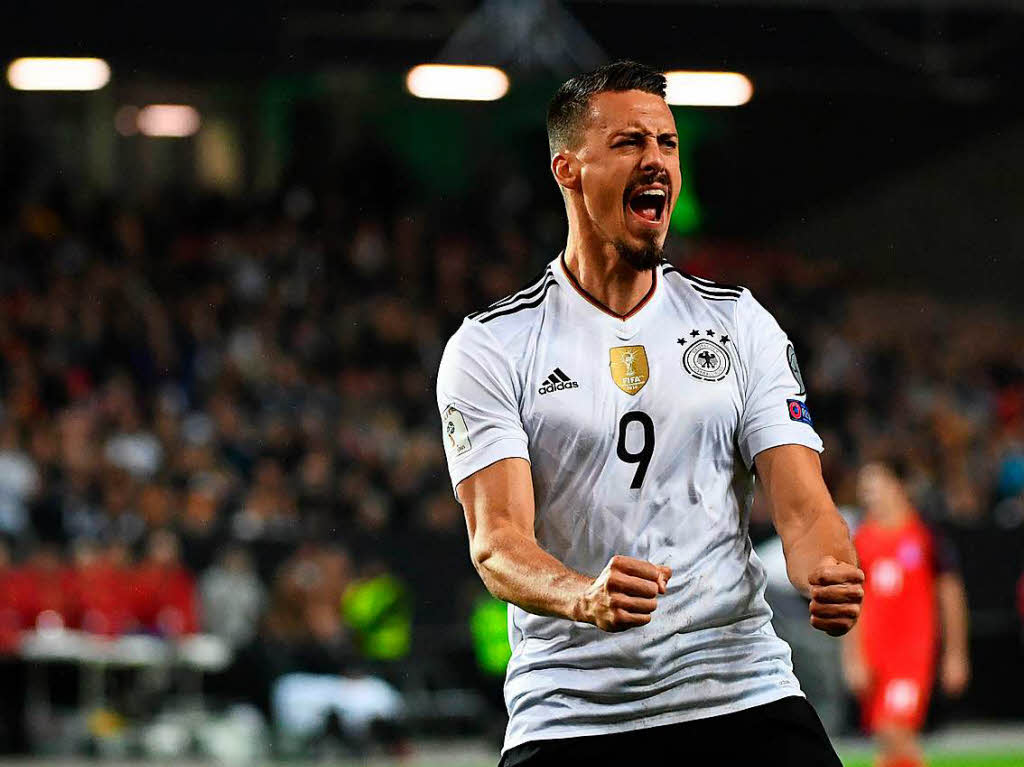 Zehn Siege in zehn Spielen – das ist nicht zu  toppen. Deutschland schoss in der WM-Quali 43 Tore. Fnf davon erzielte dieser Mann hier: Sandro Wagner – einer  der groen Gewinner bisher.