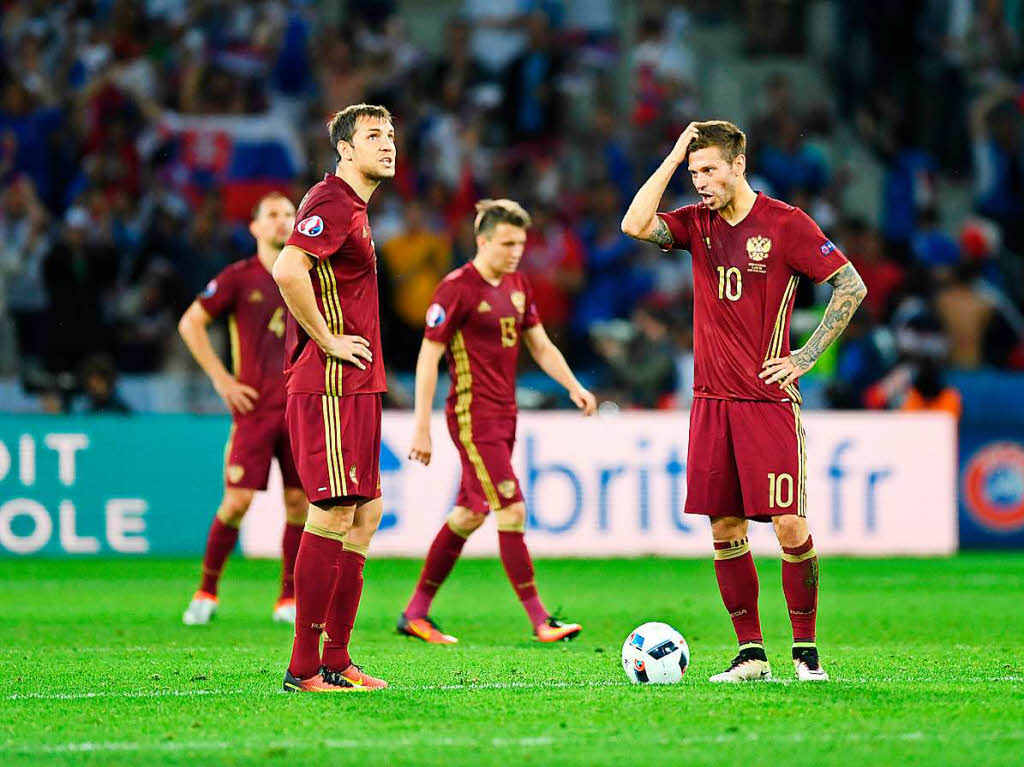 Die EM lief fr Russland mittelprchtig. Die Fans  landeten oben auf den Rngen jedenfalls mehr Treffer als ihre Spieler unten auf dem Platz. Im eigenen Land soll es bei der WM besser werden. Achtungserfolge gab es in den Testspielen gegen Belgien (3:3) und Chile (1:1).
