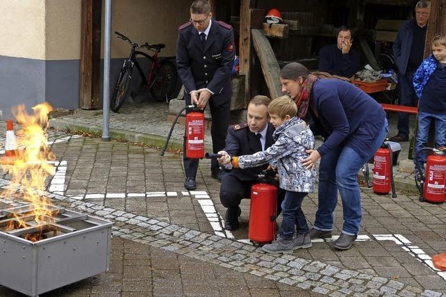 Feuerwehr Köndringen lädt zur Übung mit neuem Firetrainer ein
