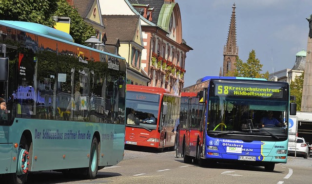 Mancher, der mit dem Bus zur Arbeit f... Ende der Busverbindungen angewiesen.   | Foto: Helmut Seller