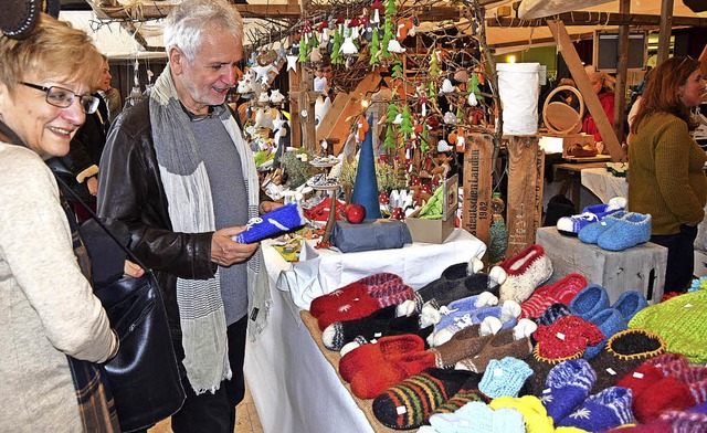 Schne Handarbeiten sorgen fr warme Fe.   | Foto: jger