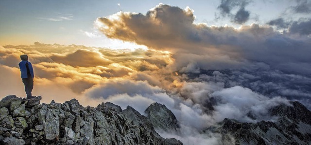 Zu Fu  ber den Wolken unterwegs ist Ulla Lohmann.   | Foto: Ulla Lohmann, Peter Gebhard