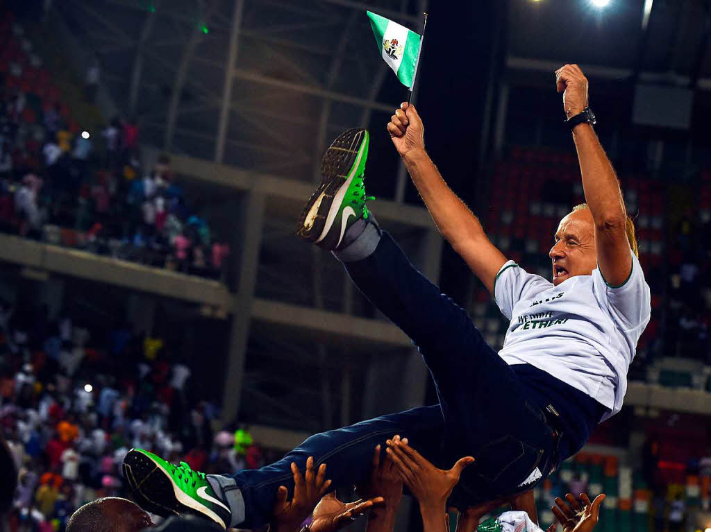 Dem Mannheimer Gernot Rohr gelingt als Trainer von Nigeria die WM-Quali. Aus Afrika kommt zudem gypten mit. Um die restlichen Pltze kmpfen unter anderem Marokko, Tunesien, der Senegal und die Elfenbeinkste. Kamerun ist sicher raus.