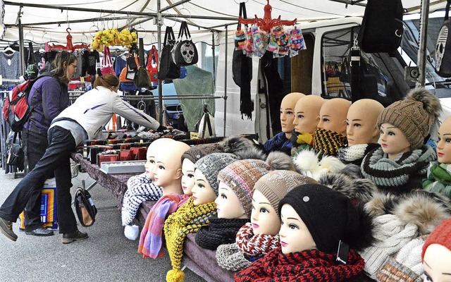 Das Warenangebot auf dem Chilbimarkt lsst fast keine Wnsche offen.   | Foto: E.Steinfelder