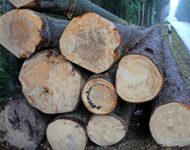 Holz aus dem Schuttertal, hier vom Str...gebetriebe nach wie vor interessant.   | Foto: Reiner Beschorner