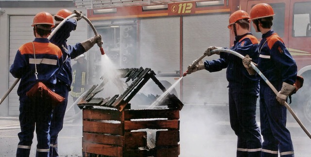 Jugendfeuerwehr bei einer bung   | Foto: Christian Rohr