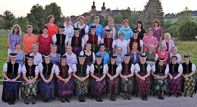 Die Ortsgruppe St. Peter der Landfrauen im Jubilumsjahr   | Foto: Privat