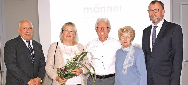 50 Jahre bei der Firma Otto Mnner, he...Mnner und Brgermeister Harald Lotis.  | Foto: Christiane Franz