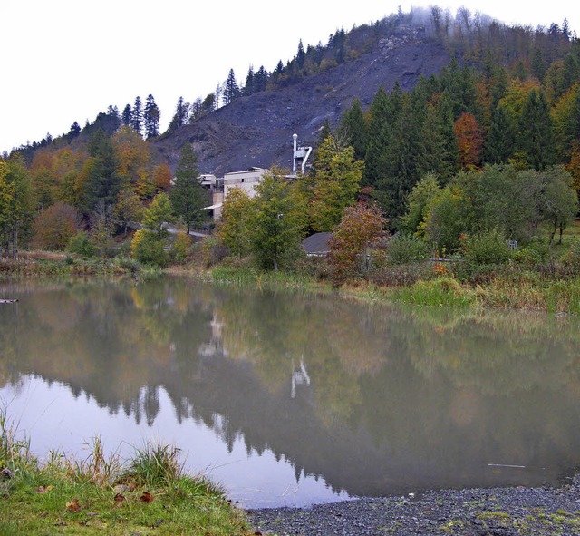 Das Oberflchenwasser aus dem Steinbru...erfarbe ndern, hofft der Gemeinderat.  | Foto: Ulrike Spiegelhalter
