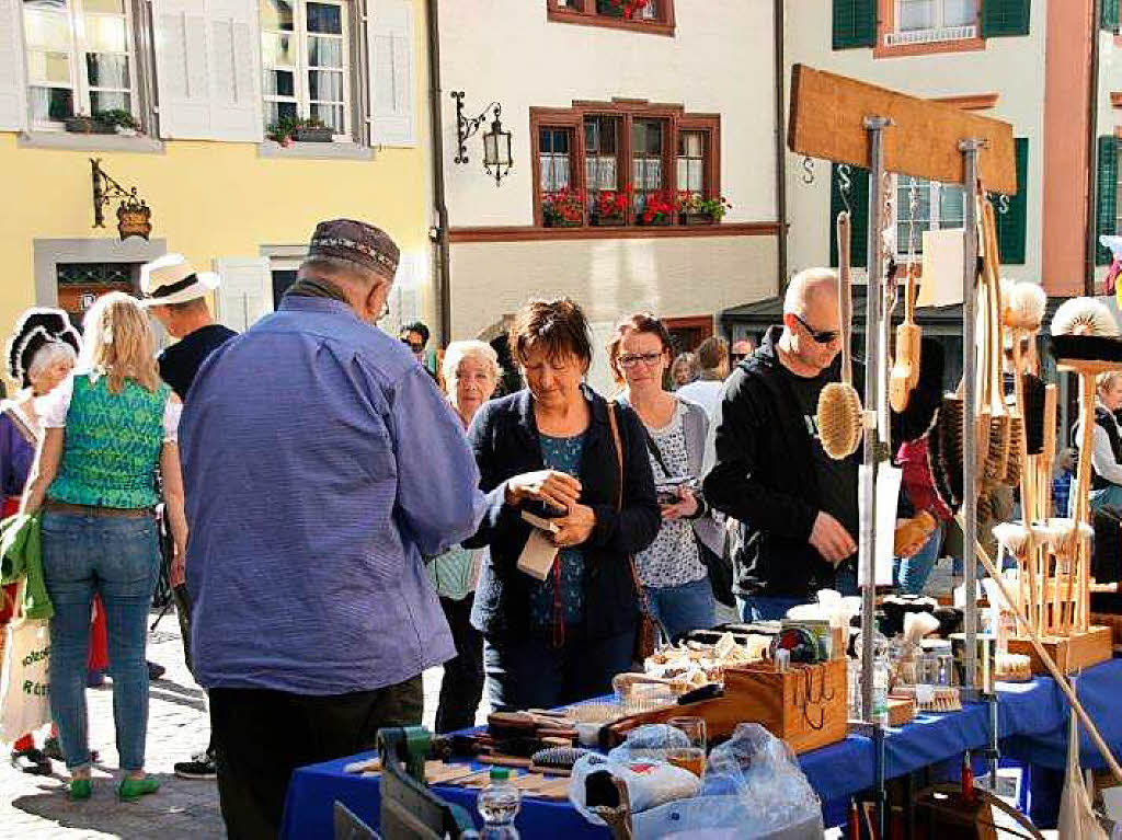 Impressionen vom Apfelmarkt in Laufenburg und der hela in der Schweizer Schwesterstadt.