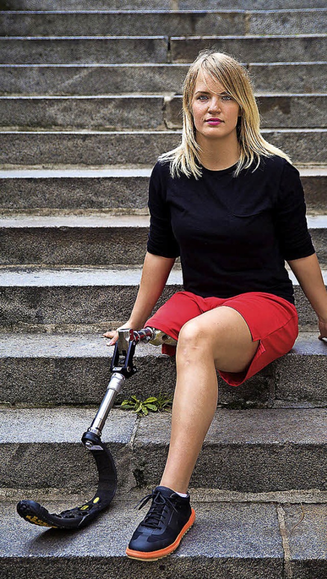 <BZ-Rubrik>Paris</BZ-Rubrik>Ania, wurd...trgt sie eine High-tech-Beinprothese.  | Foto: Mihaela Noroc