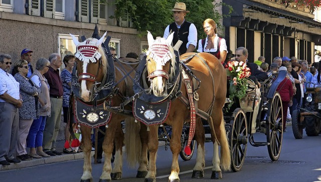 Der Brauchtumsumzug am Sonntagmittag w...nkt des Herbstausklanges in Ihringen.   | Foto: Claudia Mller