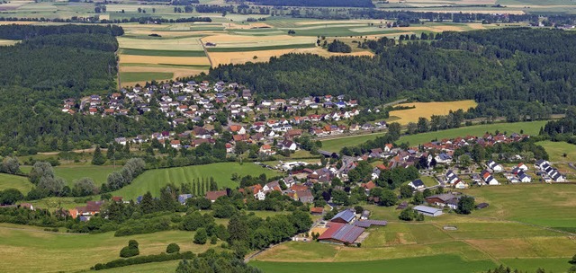 Zwischen Neubaugebiet und Hartplatz so...er Stadt, es fehlt nur noch das Geld.   | Foto: Archiv