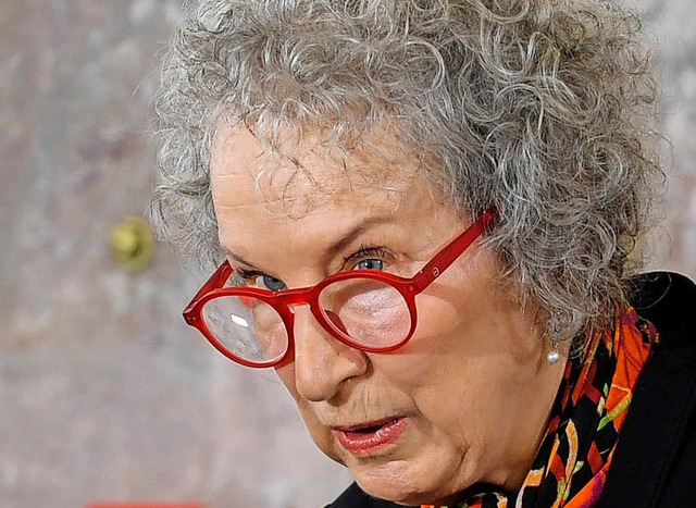 Autorin Margaret Atwood bei ihrer Dankesrede  | Foto: DPA