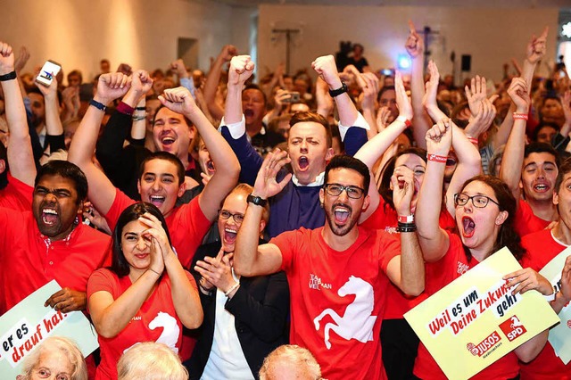 Wann hat man Sozialdemokraten zuletzt ...ag in Hannover auer sich vor Freude.   | Foto: dpa