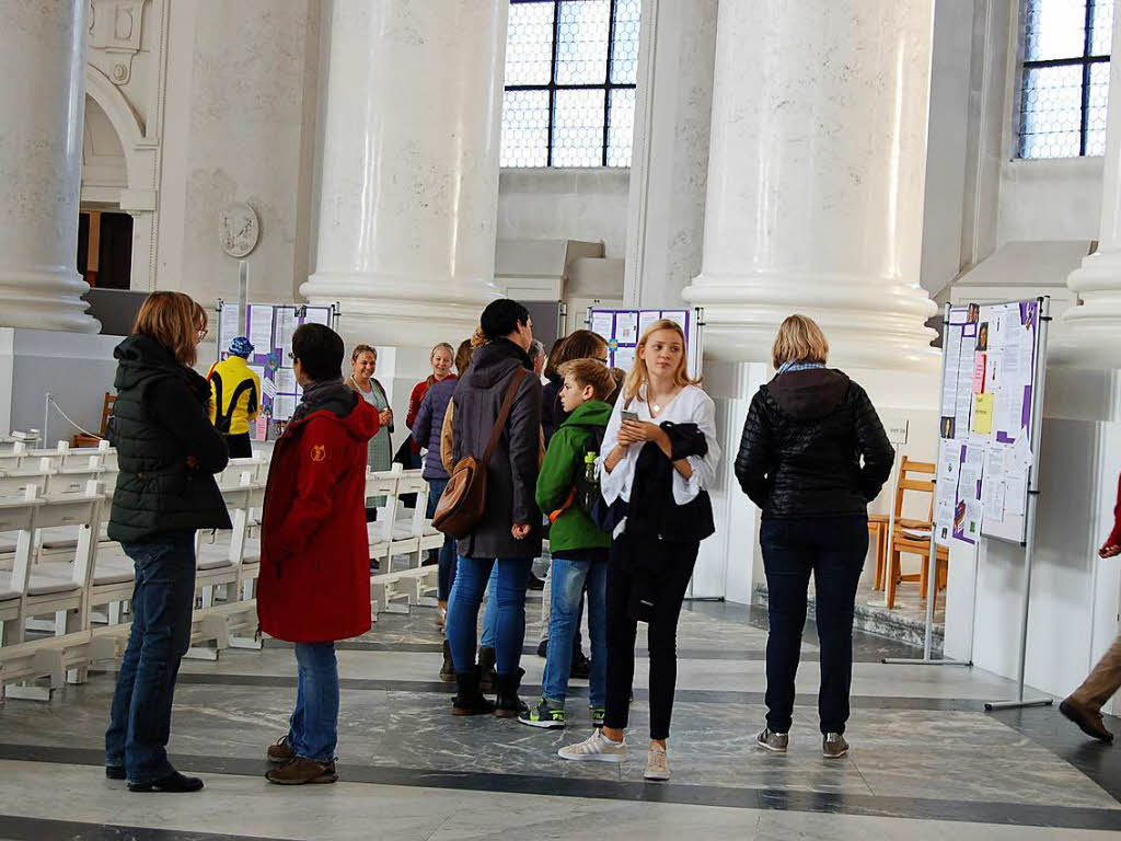 Impressionen von der Projektarbeit am Kolleg St. Blasien, der Prsentation der Ergebnisse im Dom und der Menschenkette.
