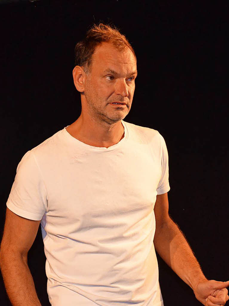 Eine prchtige Solo-Performance lieferte Christian Dolezal am Dienstag, 10. Oktober, mit dem Stck „Das bin doch ich“ von Thomas Glavinic im Stubenhaus ab