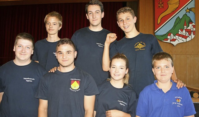 Die erste Mannschaft der Jugendfeuerwe...ms-Menschenkicker-Turnier in Steinen.   | Foto: Ralph Lacher