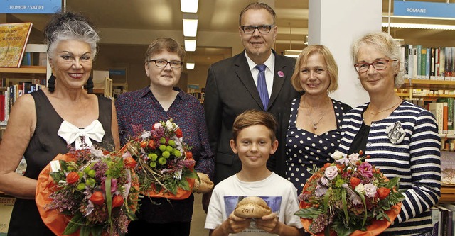 Preistrger und Preisverleiher (von li...eboom, Birgit Knig und  Beate Reiner   | Foto: Heidi Fssel