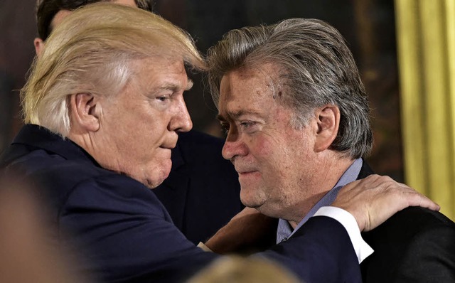 US-Prsident Trump und  Bannon, sein Mann frs ganz Grobe   | Foto: AFP