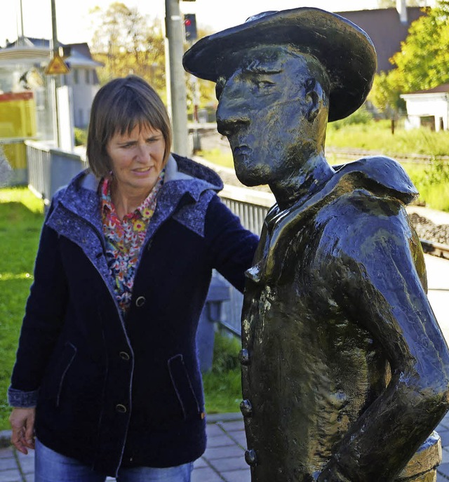 Spaziergang zu den  heimischen Kunstwerken.   | Foto: Rainer Bombardi