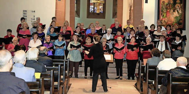 Die Kirchenchre sangen am Sonntag gemeinsam.  | Foto: Sandra Decoux-Kone