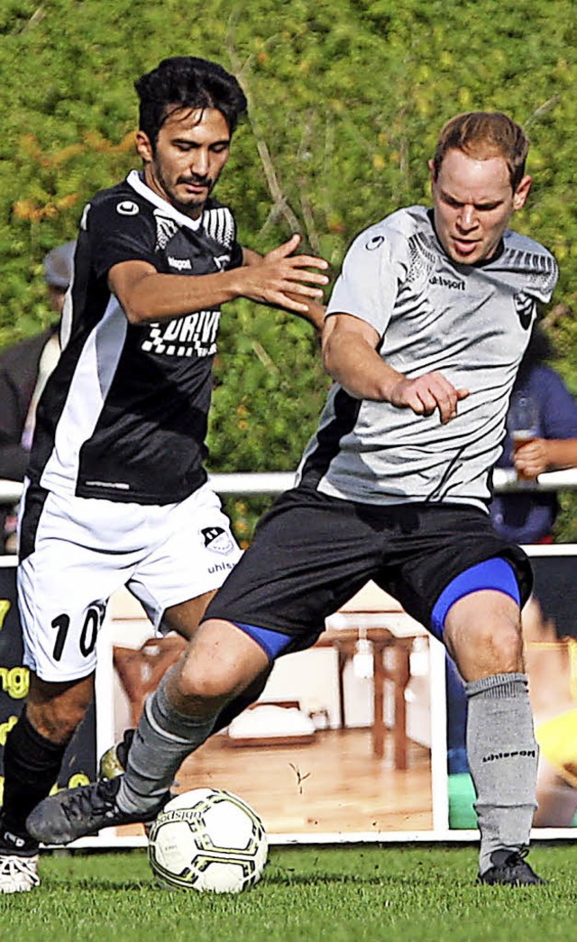 Florian Herbst (rechts) vom FC Pfaffenweiler hat bereits acht Treffer erzielt.   | Foto: reinhardt