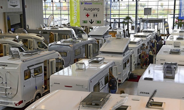 Wohnmobile aller Art sind  derzeit in den Messehallen ausgestellt.   | Foto: Ingo Schneider