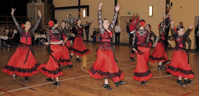 Die Juniorinnen des Tanzwerks Basel er...r ihren Flamenco strmischen Applaus.   | Foto: Sedlak