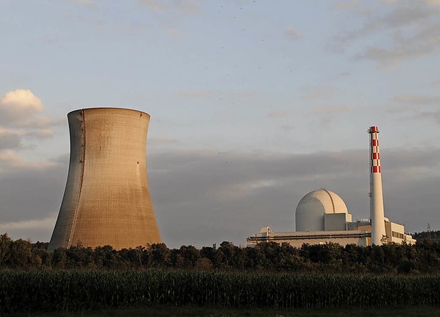 Ohne Dampf zeigt sich wegen der Revisi...as Schweizer Atomkraftwerk Leibstadt.   | Foto: Juliane Schlichter