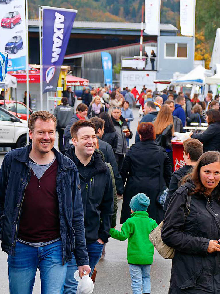 Impressionen<?ZP?>
Genieen, Beruf und Karriere, Bauen und Wohnen, Unterhaltung auf der Showbhne, bei der Dreilandmesse Rheinfelden gab es ein buntes Programm fr die Besucher.