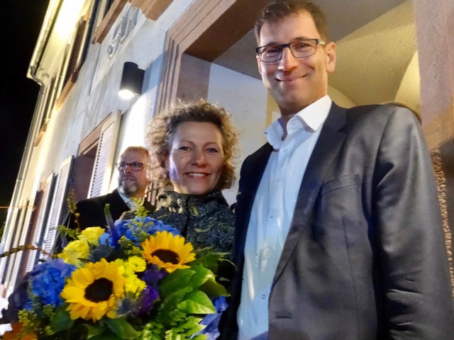 Lars Brgner und seine Frau freuten sich ber die Wiederwahl.  | Foto: Herbert Geisler