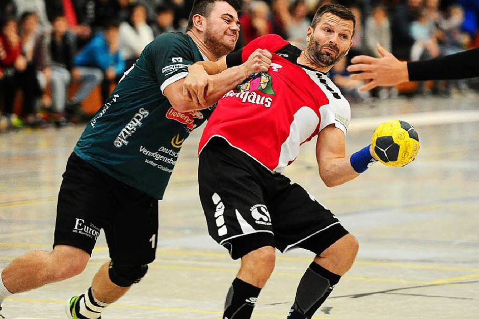 Jede Menge Emotionen und Spielszenen in der gut gefüllten Breisgauhalle rund um das Derby zwischen dem TVH und dem TuS. (Foto: Pressebüro Schaller) Jede Menge Emotionen und Spielszenen in der gut gefüllten Breisgauhalle rund um das Derby zwischen dem TVH und dem TuS. (Foto: Pressebüro Schaller)