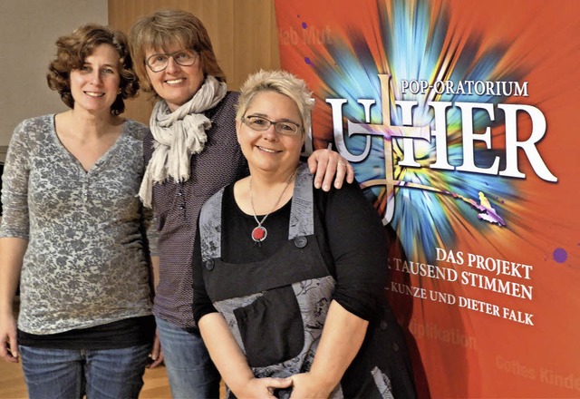 Carmen Leuthner, Monika Zehnle und  Do...8220; in Berlin auf der Bhne stehen.   | Foto: Privat