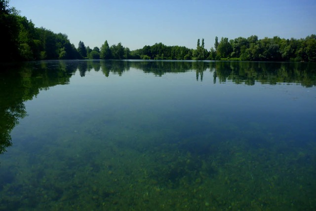 Der Nimburger Bagersee, ohne das Kiosk im Bild, in das eingebrochen wurde.  | Foto: Dorothea Nusser-Schtz