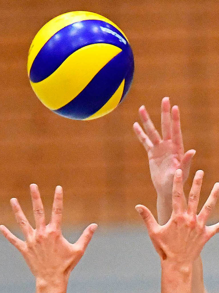 Impressionen rund um den Dreisatz-Erfolg der Umkircher Volleyballerinnen gegen Ettlingen/Rppurr in der Neuen Sporthalle Opfingen.