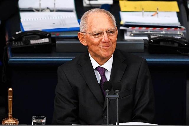 Bundestag startet mit Streit - Schäuble neuer Präsident