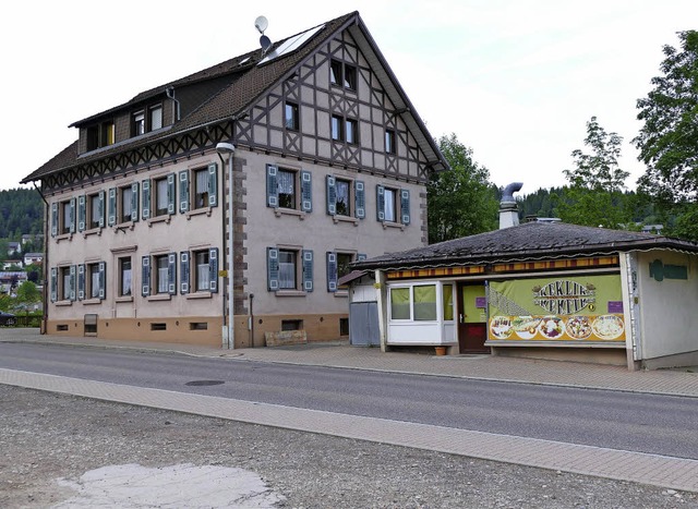 Der alte Kebab Pavillon an der Freibur...aststtte und drei Wohnungen ersetzt.   | Foto: Ralf MOrys
