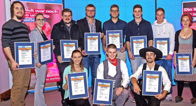 Die besten Junghandwerker aus dem Landkreis mit ihren Auszeichnungen   | Foto: Handwerkskammer Freiburg