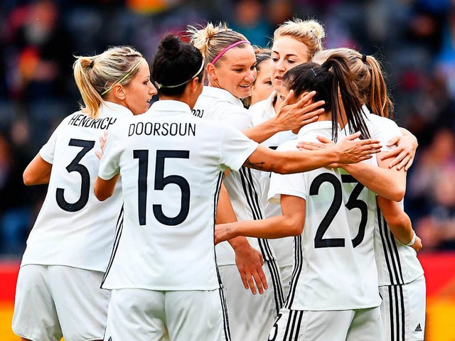 Das deutsche Team erzielte 11 Tore gegen Frer.  | Foto: dpa