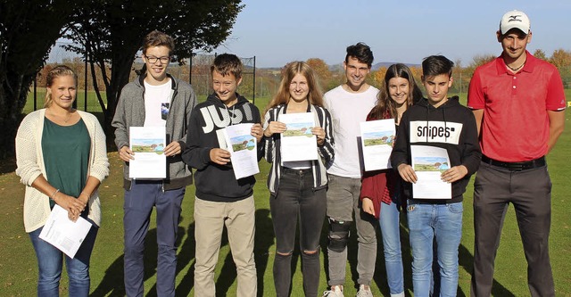 Fr die erfolgreichen &#8222;Jung-Golf...nung &#8211; das Abzeichen in Silber.   | Foto: Bildungszentrum