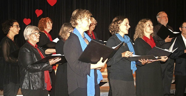 Die Singgemeinschaft Chrle Hausen/Tie...n Konzert in der Hausener Mhlinhalle   | Foto: Martina Faller