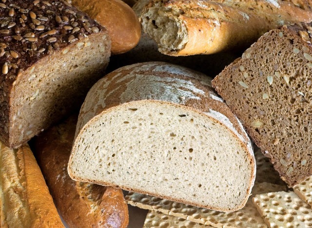 Die Handelsriesen produzieren vermehrt auch ihr eigenes Brot.   | Foto: DPA