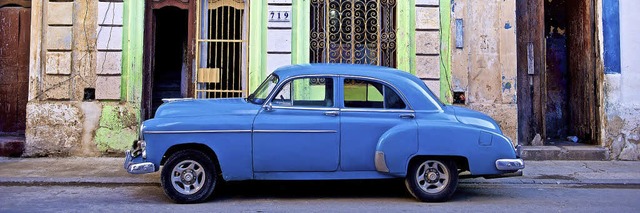 Stehen sinnbildlich fr Kuba: die farbenfrohen Oldtimer   | Foto: Spag Photography