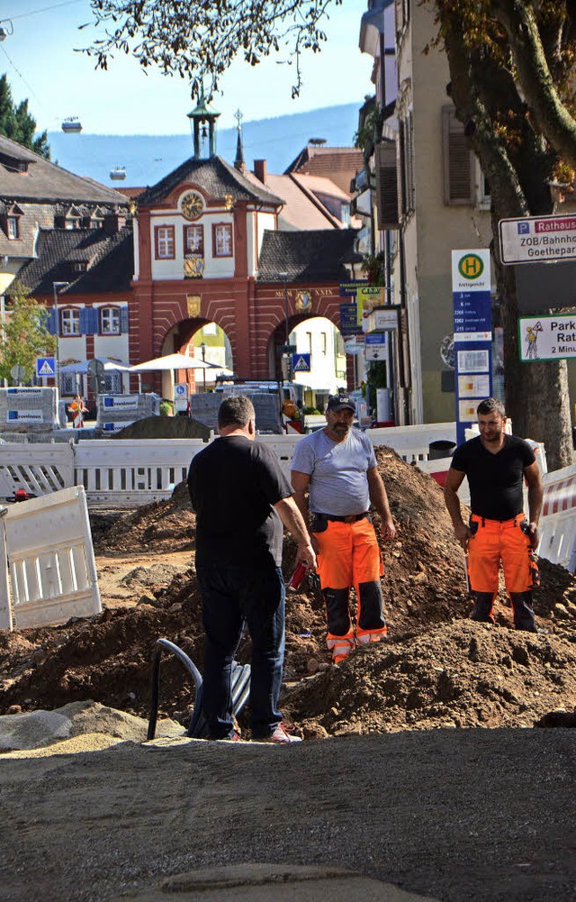 Im Zeitplan: Die Arbeiten an der Karl-Friedrich-Strae.   | Foto: Walser