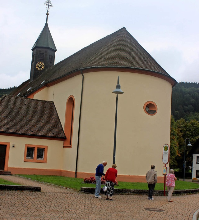 Die Oberprechtler Kirche (links) war ... Neubau der evangelischen Kirche 1978.  | Foto: Bernd Fackler